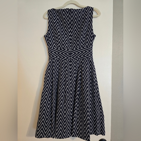 Alex Marie chevron print dress size 4 - Picture 2 of 4